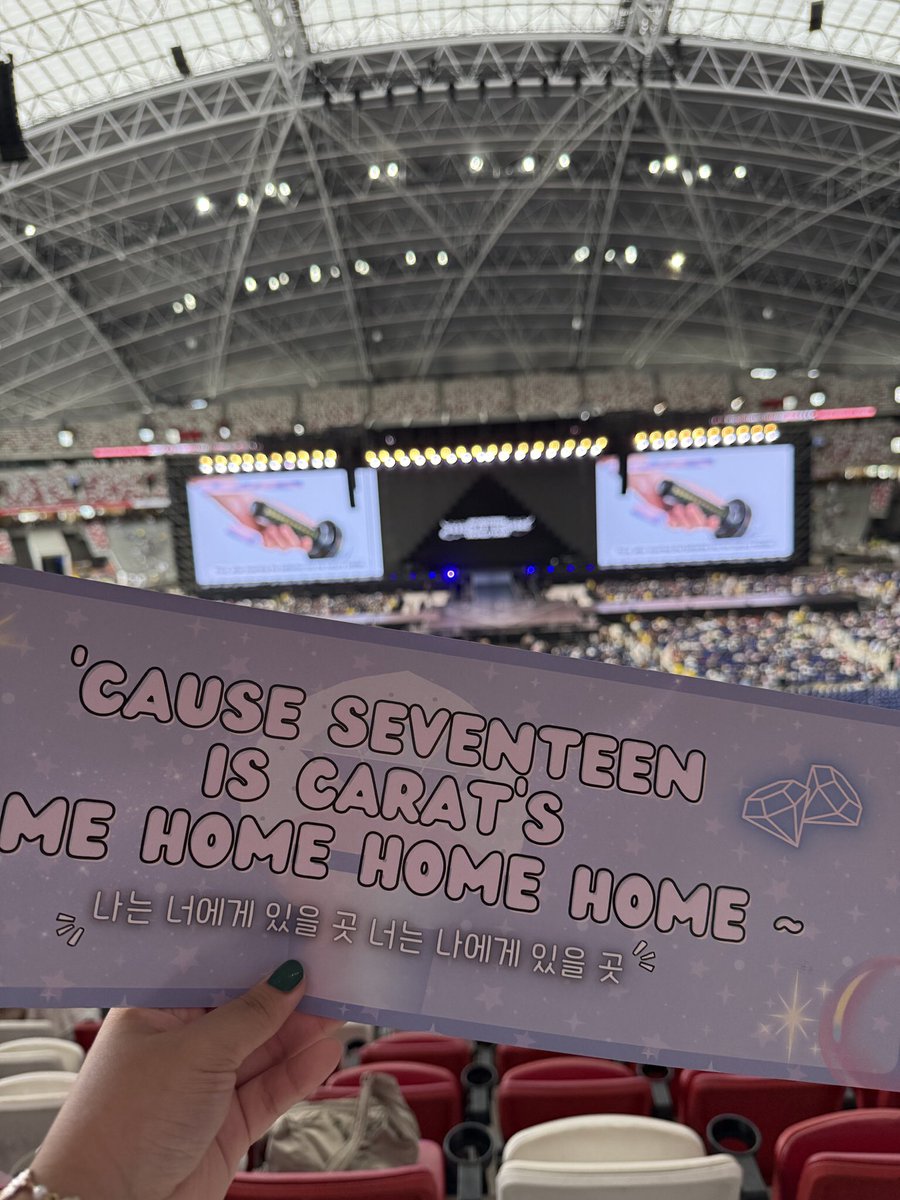 _anissina's tweet photo. anis dah jumpa seventeen 😭😭😭

#SEVENTEEN_RIGHT_HERE_IN_SINGAPORE https://t.co/Yxo3DeqR5V