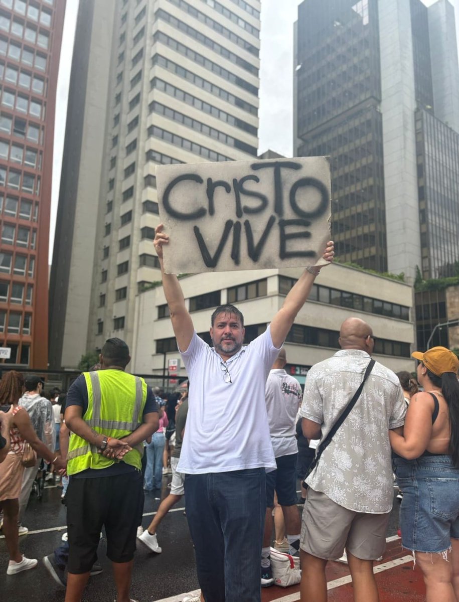 LTono76's tweet photo. #cristovive 
#Brasil  #SaoPaulo 
maravillosa y hermosa ciudad https://t.co/sWlEAY9CUu