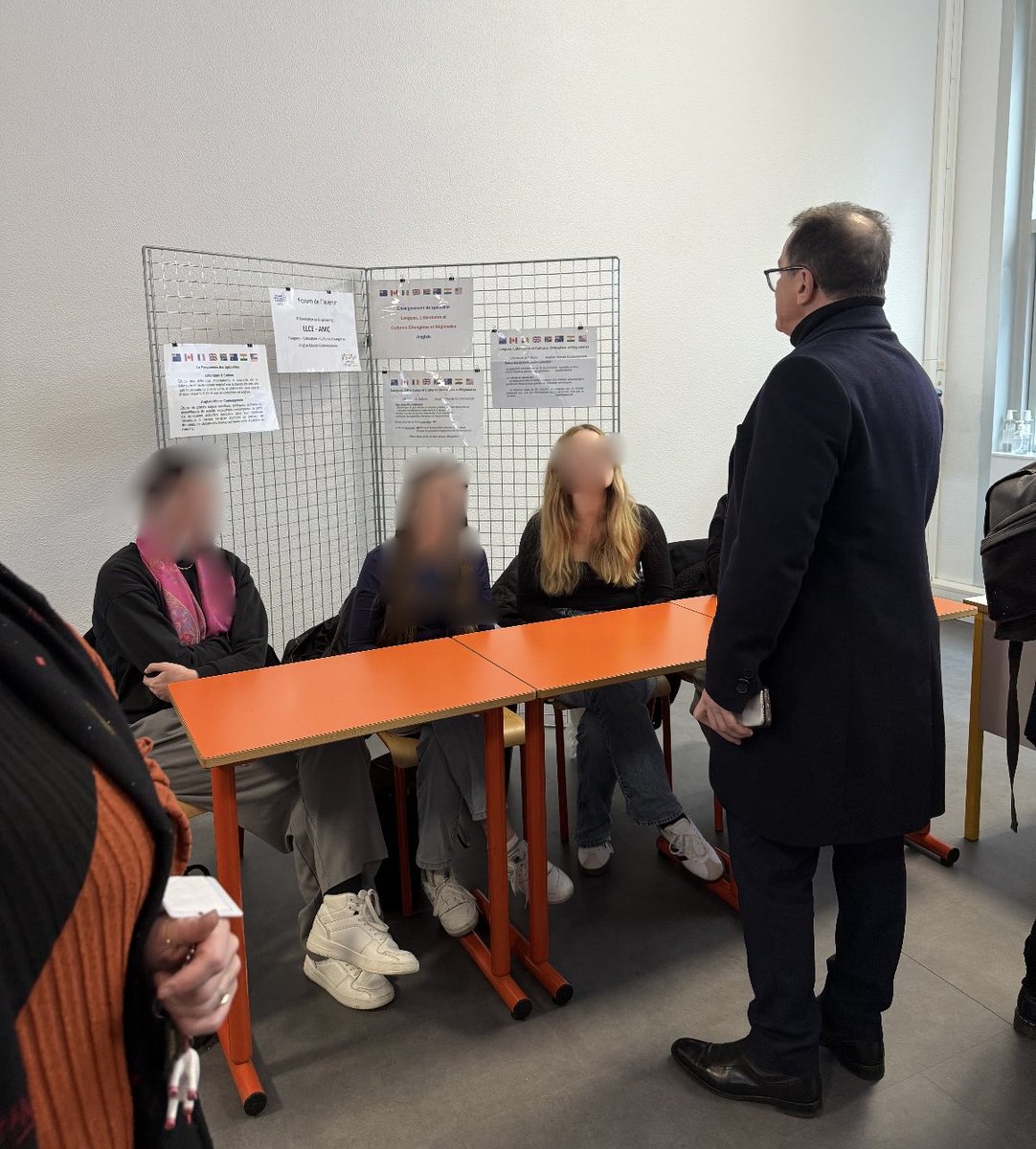 La semaine avenir 2nde débute au #lyceemonodsjdb45:
Course de l'orientation (avec SPRO de la Région et CIO)
Visite des labos
Forum d'échanges avec des élèves de 1ere et term sur les enseignements de spécialité
Entretiens individualisés
Merci à M. Balle DASEN pour son soutien