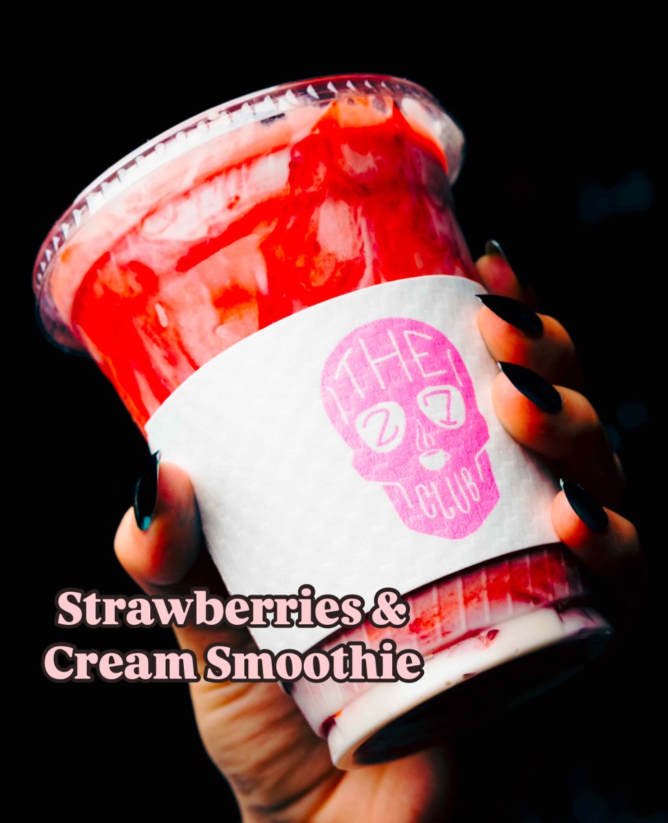 27clubcoffee's tweet image. Immediately YES 🤤

Pictured 📸:
•Strawberries &amp;amp; Cream Smoothie

#27ClubCoffee #Foodies #Smoothies