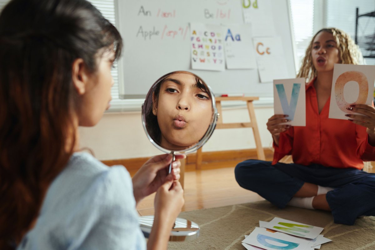 tlctriangle's tweet image. Perfecting every sound, one word at a time! 🎤✨ 
Pronunciation practice turns lessons into confidence-building moments. 

.
.
.
#pronunciationpractice #trianglelearningcenter #playschoolactivities  #kids #learning #preschool #kindergarten #kindergartenteacher