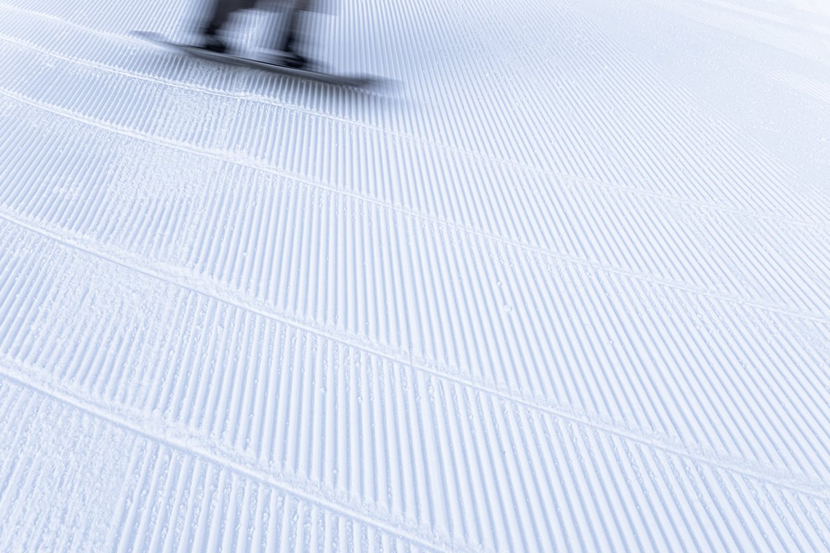 Make your mark. Ski outside the lines at Windham Mountain Club. 

Open daily Monday through Friday from 9:00am to 4:00pm, and Saturday, Sunday, and holidays from 8:00am to 4:00pm.