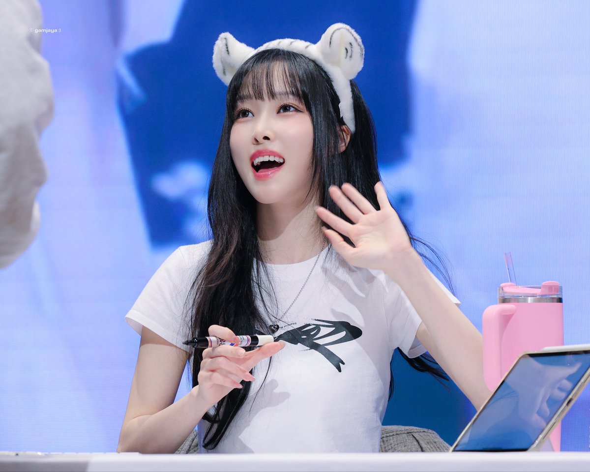 ㅠㅠ말을못하니까
그외의 표현에 더 진심인 멈머상태라는게
멍멍통역기 모드라는게..