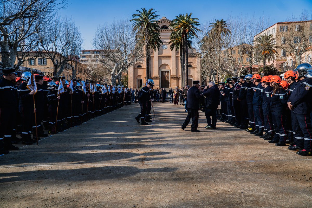 CitaDiLisula's tweet photo. 🚒 Cérémonie d'incorporation des nouveaux sapeurs-pompiers volontaires à L'Isula.

𝗨𝗻 𝘀𝗮𝗹𝘂𝘁𝘂 𝗳𝗿𝗮𝘁𝗲𝗿𝗻𝘂 𝗮̀ 𝘁𝘂𝘁𝘁𝗶 𝗶 𝗻𝗼𝘀𝘁𝗿𝗶 𝘀𝗽𝗲𝗻𝗴𝗵𝗷𝗶𝗳𝗼𝗰𝗵𝗶 ! @sis_2b 

Lire l'article ⤵️ https://t.co/fQUXKyJM1O https://t.co/k2Oym0bOIu
