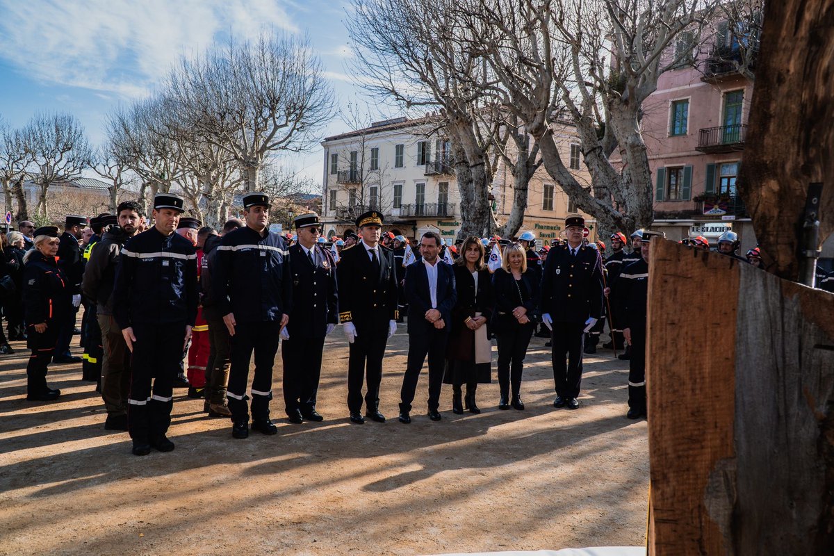 Cità di L'Isula - Ville de L'Île-Rousse (@citadilisula) on Twitter photo 🚒 Cérémonie d'incorporation des nouveaux sapeurs-pompiers volontaires à L'Isula.
𝗨𝗻 𝘀𝗮𝗹𝘂𝘁𝘂 𝗳𝗿𝗮𝘁𝗲𝗿𝗻𝘂 𝗮̀ 𝘁𝘂𝘁𝘁𝗶 𝗶 𝗻𝗼𝘀𝘁𝗿𝗶 𝘀𝗽𝗲𝗻𝗴𝗵𝗷𝗶𝗳𝗼𝗰𝗵𝗶 ! <a href="/sis_2b/">SIS 2B - Cismonte</a>
Lire l'article ⤵️ mairie-ilerousse.fr/la-ville-de-li… 🚒 Cérémonie d'incorporation des nouveaux sapeurs-pompiers volontaires à L'Isula.
𝗨𝗻 𝘀𝗮𝗹𝘂𝘁𝘂 𝗳𝗿𝗮𝘁𝗲𝗿𝗻𝘂 𝗮̀ 𝘁𝘂𝘁𝘁𝗶 𝗶 𝗻𝗼𝘀𝘁𝗿𝗶 𝘀𝗽𝗲𝗻𝗴𝗵𝗷𝗶𝗳𝗼𝗰𝗵𝗶 ! <a href="/sis_2b/">SIS 2B - Cismonte</a>
Lire l'article ⤵️ mairie-ilerousse.fr/la-ville-de-li…
