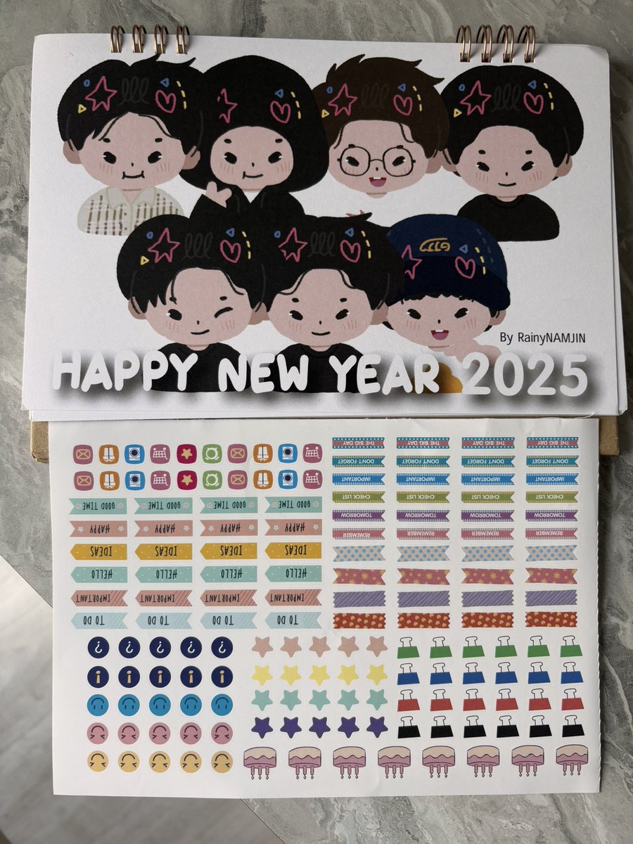 Moonchilda2793's tweet photo. 💜Unboxing ปฏิทินบังทันแล้วค่า น่ารักมากซะจนไม่กล้าเขียน to do list เลย ขอบคุณนะค้าา #GiveAwayNFBT #ReviewNFBT https://t.co/4j7Fx48W1d
