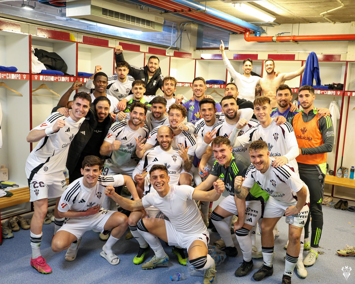 jongar91's tweet image. Victoria en casa con nuestra gente, sois muy importantes afición!!
Partidazo de todos. Sigamos en este camino, seguir trabajando y a por el siguiente.
Aúpa Alba!! 🫡🦇🤍
