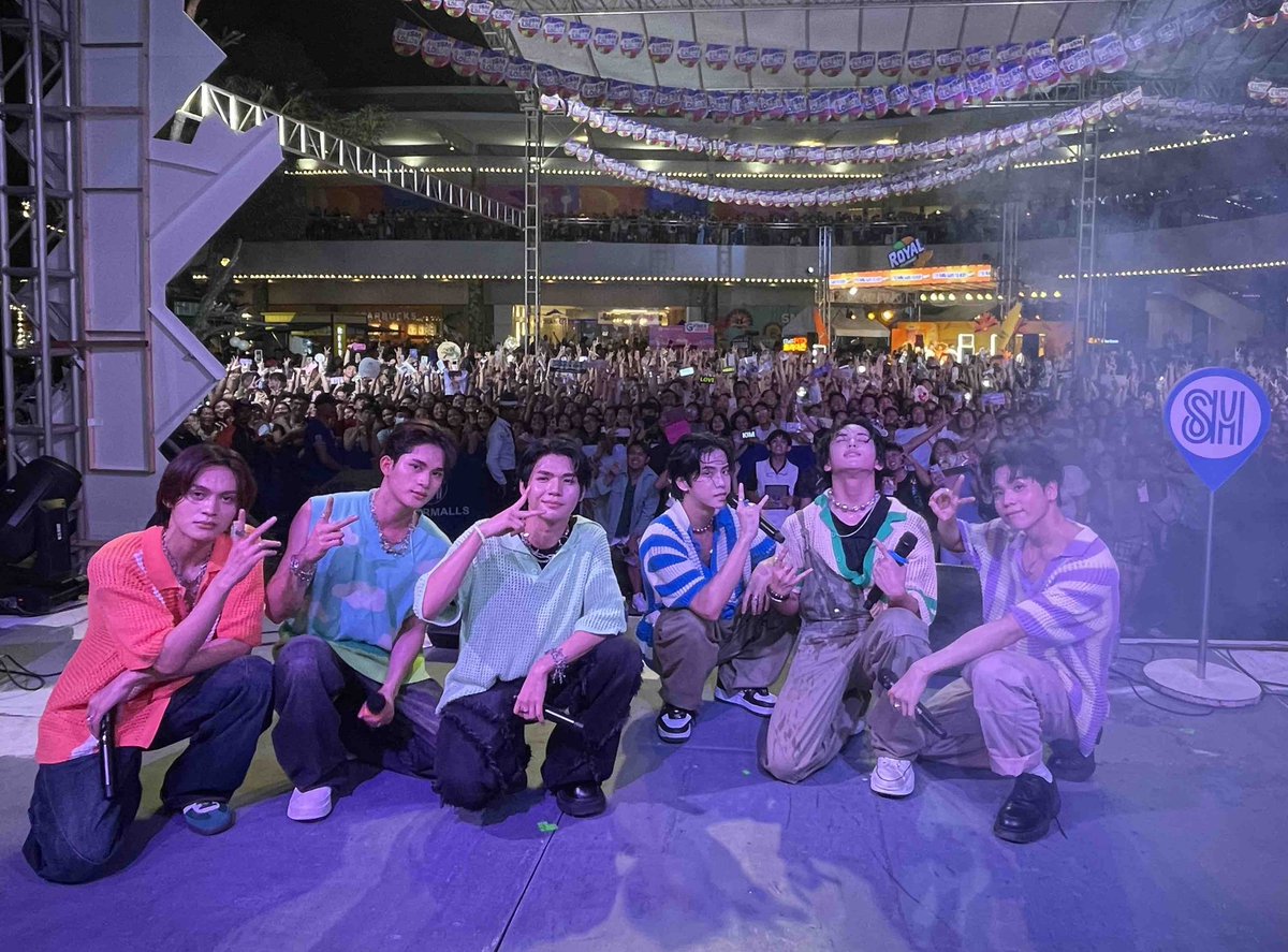 HORI7ONofficial's tweet photo. 2025. 01. 26.

@ Dinagyang Festival
📍 SM City Iloilo Southpoint

#HORI7ON #호라이즌 https://t.co/1KEy2Y68MI