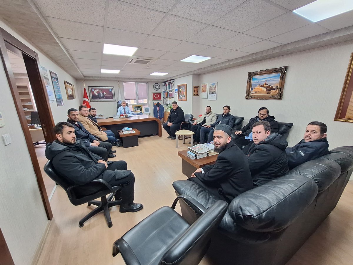 tdvsgm2001's tweet photo. VEKİL İMAM-HATİPLER KADRO İSTİYOR

Ülkemizin çeşitli illerinde görev yapan Vekil İmam-Hatip ve Vekil Müezzin-Kayyımlar, kadro taleplerini iletmek üzere Sendikamızı ziyaret ettiler.

https://t.co/1dpl0Xha7k https://t.co/uRzWC15QfN