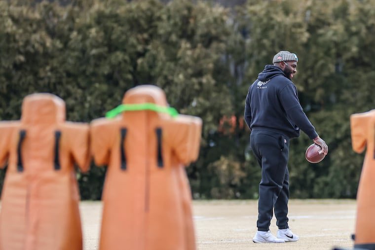 DELCOFootball's tweet photo. Congratulations to Eagles Coach Ronell Williams who is a @exit6football Grad/HOFer and @WCUGoldenRamsFB Grad/HOFer in winning the NFC Championship!  Good luck in the Super Bowl Coach! #Legend #DelcoFootballAlum #History #DelcoFootball 🫡 https://t.co/cN2dExRDOs