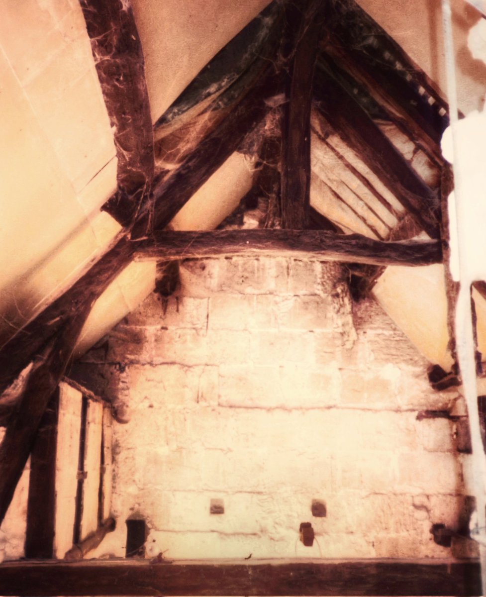 JMB_Construc's tweet photo. Création dans une grange d'une chapelle et au rez-de-chaussée d'un séjour avec cuisine américaine à Hénonville. Février 1996

AVANT

#JMBConstruction #bâtiment #maçonnerie #isolation #rénovation #électricité #plomberie #tomettes #construction #chapelle #salon #cuisine https://t.co/iIwF7psa33