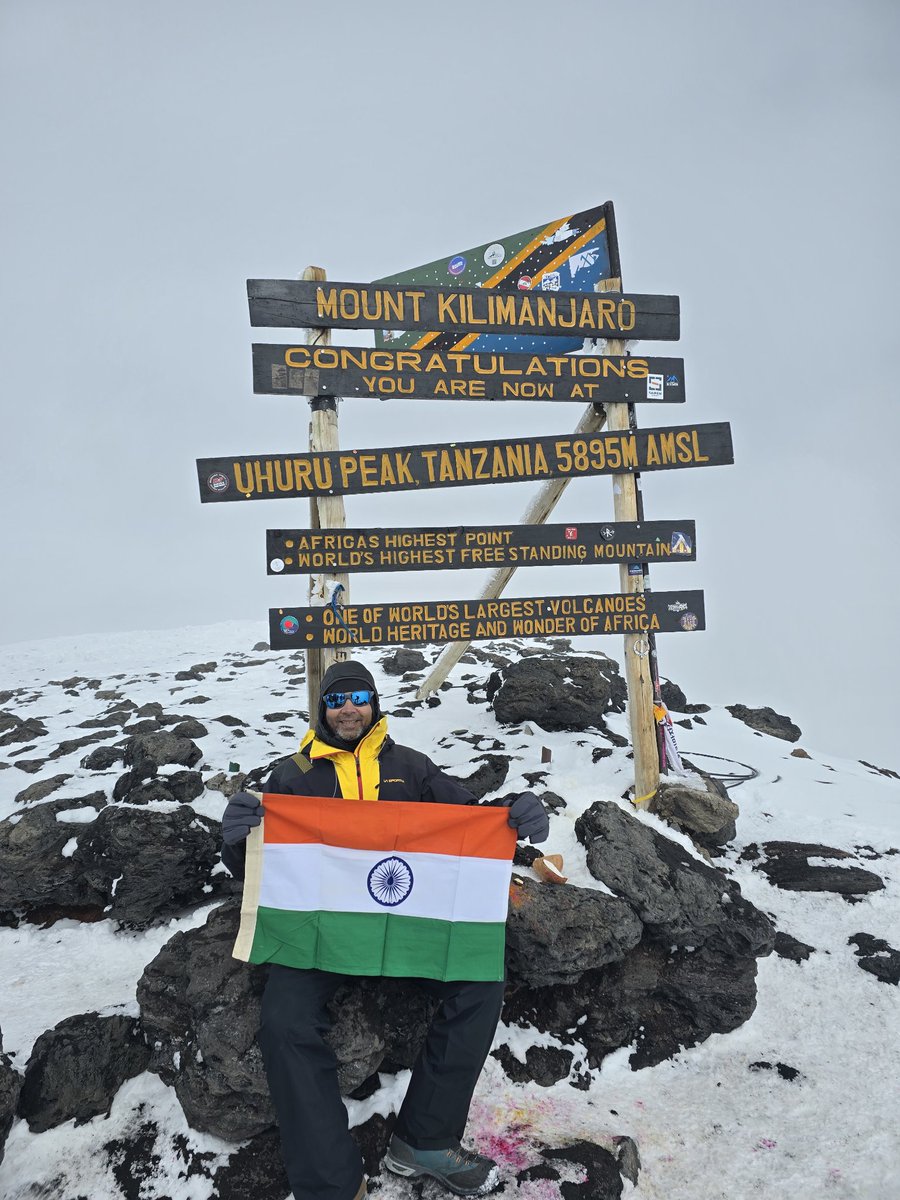 hareshdudhat's tweet photo. "On the 76th Republic Day of India, I proudly climbed Africa's highest peak, Uhuru, on Mount Kilimanjaro. Hoisted the Indian Tricolor and the Gujarat Police flag at the summit. 🇮🇳 @MtKilimanjaro_ #RepublicDay @GujaratPolice @sanghaviharsh
@VikasSahayIPS https://t.co/okL3sSJ6Uw