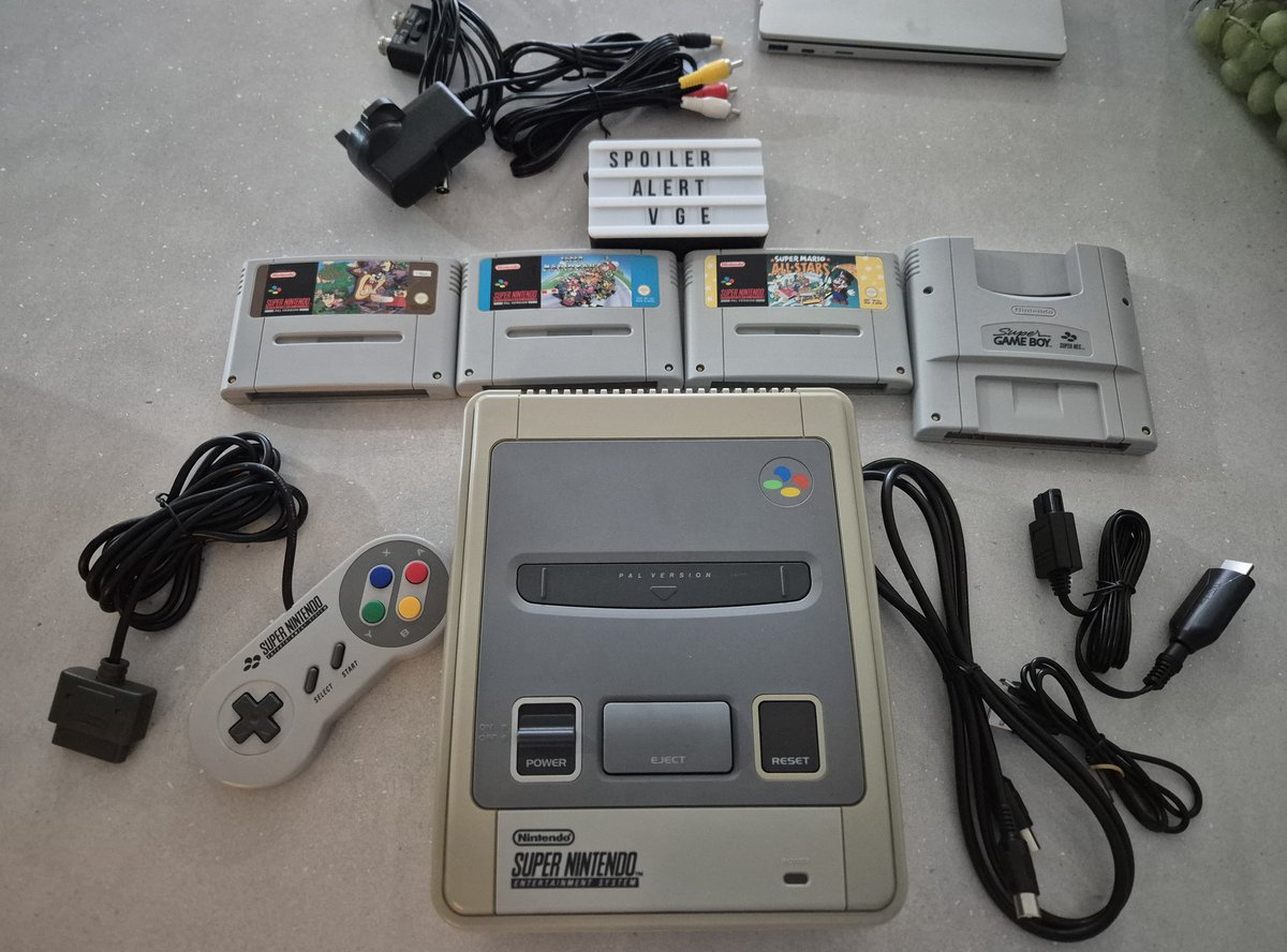 spoiler_alert41's tweet photo. My latest purchase #happy , as i continue to rebuild my collection, it was an absolute bargain to, and with the Super Game Boy, I can record gameboy original games now easily #gaming #gamers #contentcreator #youtuber #MondayMotivation #gamersunite
#retrogaming #nintendo #retro https://t.co/HxPfWw31Le