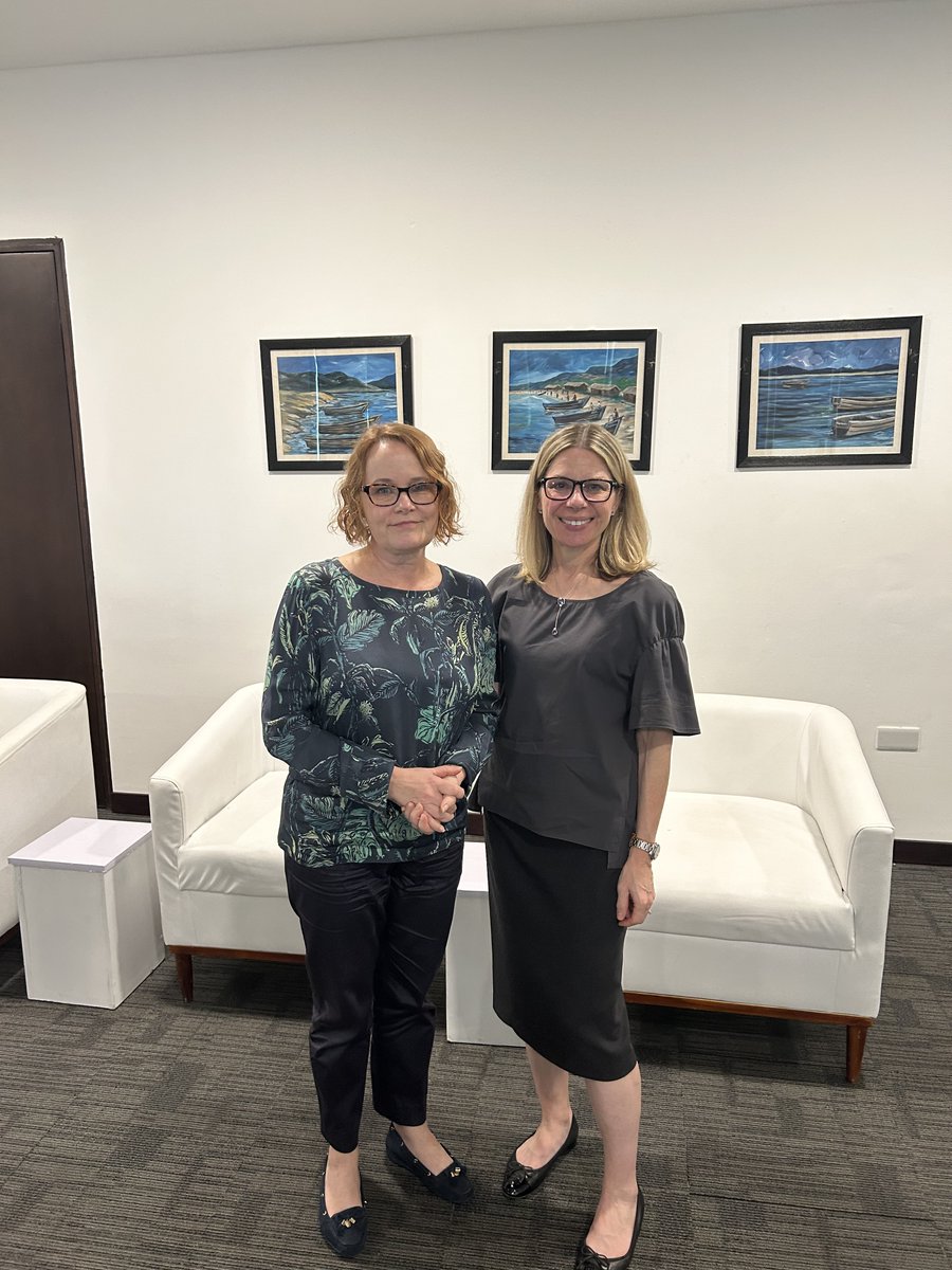 bjerde_anna's tweet photo. #PoweringAfrica is essential for creating jobs, fueling growth &amp; improving lives.

Closing the energy access gap is possible through global collaboration.

Thankful to partners @DamilolaSDG7, @BjorgSandkjaer, @ML_AkinOlugbade &amp; Anna-Karin Jatko for joining us in this mission. https://t.co/EgYK3nYYrC