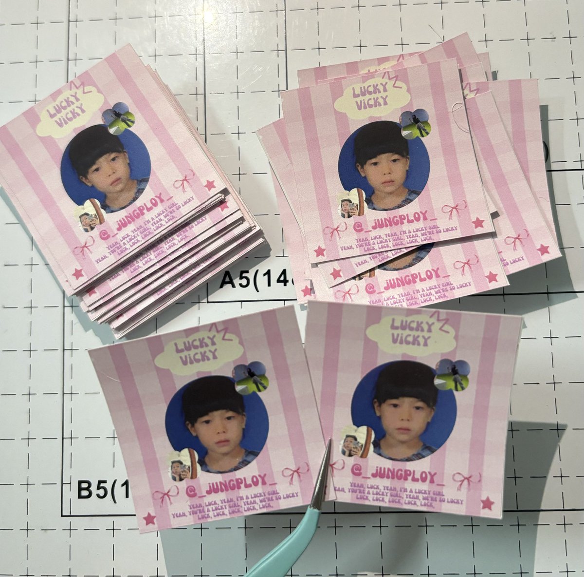 NsPhoto's tweet image. สติกเกอร์
3*3 /3.5*3.5 ชิ้นละ0.75฿
4*4 ชิ้นละ1฿
เคลือบ +1฿/ชิ้น

#รับทําgiveaway #รับทําของแจก 
#ของแจกหน้าคอน 
#ตลาดนัดBUS #ตลาดนัดtreasure #ตลาดนัดive #ตลาดนัดplave #ตลาดนัดRIIZE #ตลาดนัดพ้อกสี #ตลาดนัดอากาเซ่ #SVT_RIGHT_HERE_IN_BANGKOK #NCT127_NEOCITY_BANGKOK_THE_MOMENTUM