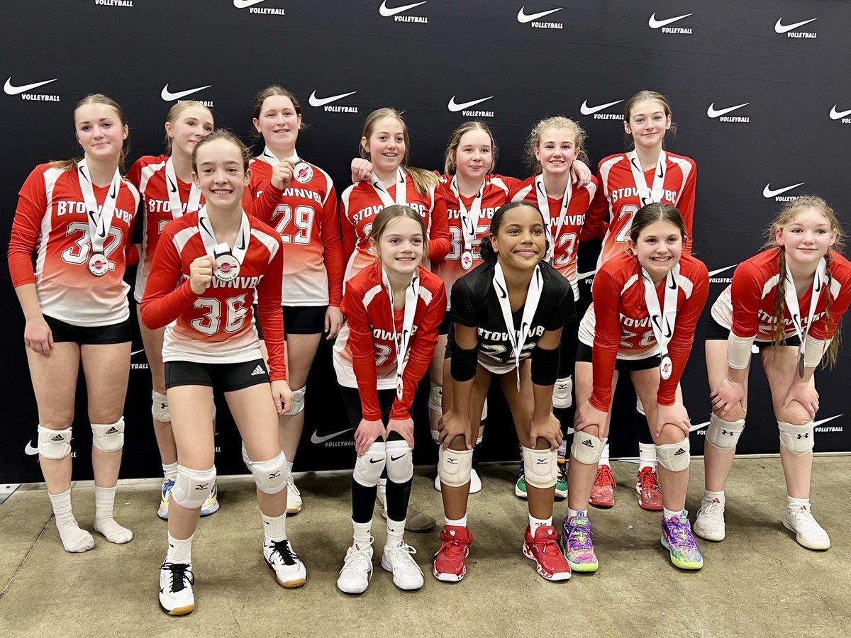 BTownVBC 13 Red takes 2nd in gold in the 13 Club White division at the 2025 Central Zone Invitational in Indianapolis! Congrats ladies!