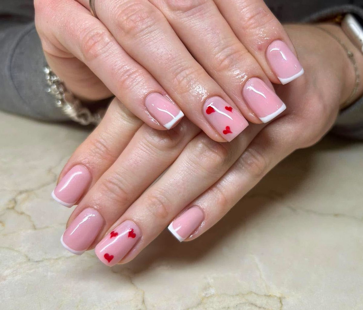 klinikandk's tweet image. Zapraszamy na walentynkowy #manicure 

#beauty #dziewczyna #kabaty #paznokcie