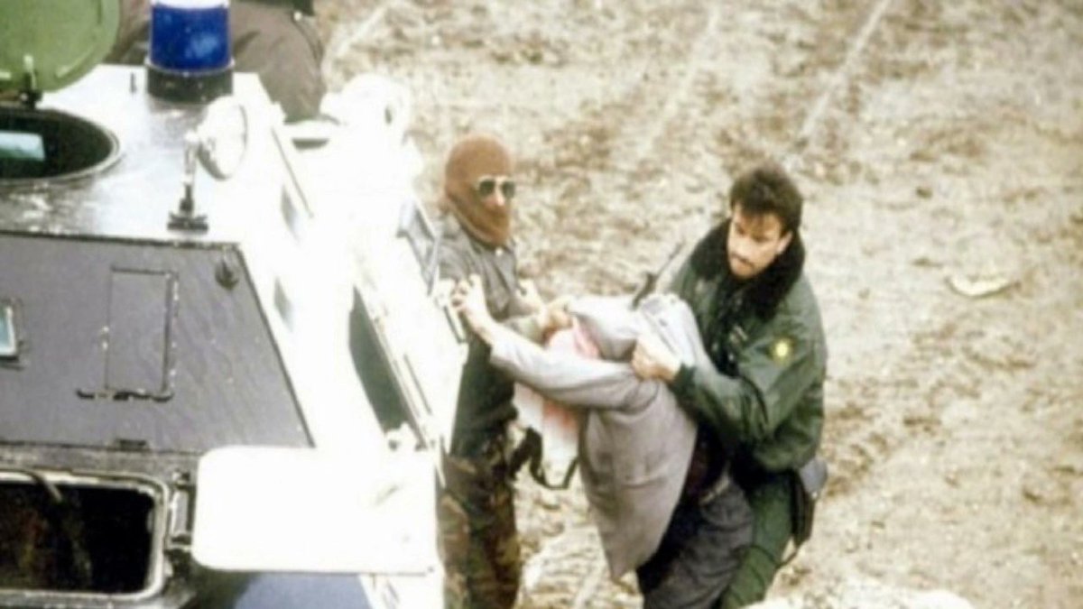 🔴 JİTEM Ana Davası zaman aşımı gerekçesiyle düşürüldü

Zaman aşımı kararı sonrası 90'lı yıllarda işlenen zorla kaybetme suçlarına dair açılan davaların tamamı kapanmış oldu.

kisadalga.net/haber/gundem/j…