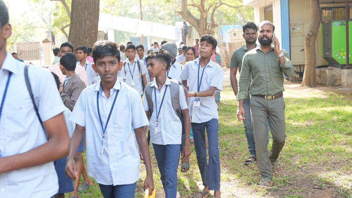 visitpuduvai's tweet photo. Turning classrooms into adventures! On National Tourism Day, Pondicherry Tourism took students on an exciting school tour, exploring exhibitions and iconic city spots.

#nationaltourismday #puducherry #peacefulpuducherry #experiencepuducherrystoriestotell #dekhomeradesh https://t.co/DqStdqGnoP