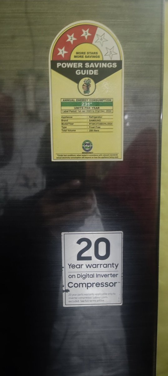 bagariakshay6's tweet photo. @SamsungIndia @Flipkart @flipkartsupport @Samsung samsung  ke new फ्रिज के ander compressors change gas change but not working properly service centre very bad  not look into matter sabhi logo se nivedan h ki samsung ke product na le sikar service centre very bad  mujhe 2 month https://t.co/3LGFq98FlM