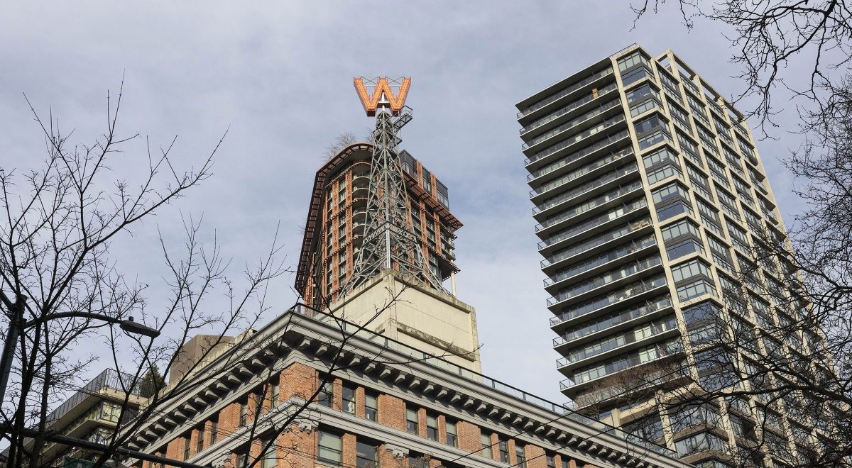 VancouverSun's tweet image. Downtown Eastside at &apos;tipping point&apos; as London Drugs considers leaving Woodward&apos;s building vancouversun.com/feature/vancou…