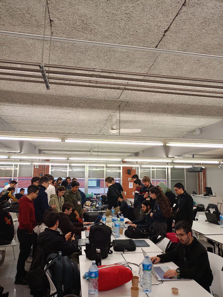gamejambcn's tweet photo. #gamedev #gamejam #indiedev #indiegamedev #indiegame #ggj25 https://t.co/vCefXF4E0w