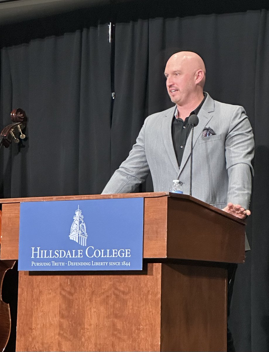 Jensen Lewis (@jlewfifty) on Twitter photo Grateful & honored to be w/ the <a href="/HillsdaleBasebl/">Hillsdale College Baseball</a> program over the weekend as Keynote Speaker for their 12th annual Chargers 1st Pitch Dinner!
Best of luck to Coach Tom Vessella & the entire team in 2025! <a href="/Hillsdale/">Hillsdale College</a>
📸: <a href="/MMCheraso/">Michelle Cheraso</a> Grateful & honored to be w/ the <a href="/HillsdaleBasebl/">Hillsdale College Baseball</a> program over the weekend as Keynote Speaker for their 12th annual Chargers 1st Pitch Dinner!
Best of luck to Coach Tom Vessella & the entire team in 2025! <a href="/Hillsdale/">Hillsdale College</a>
📸: <a href="/MMCheraso/">Michelle Cheraso</a>