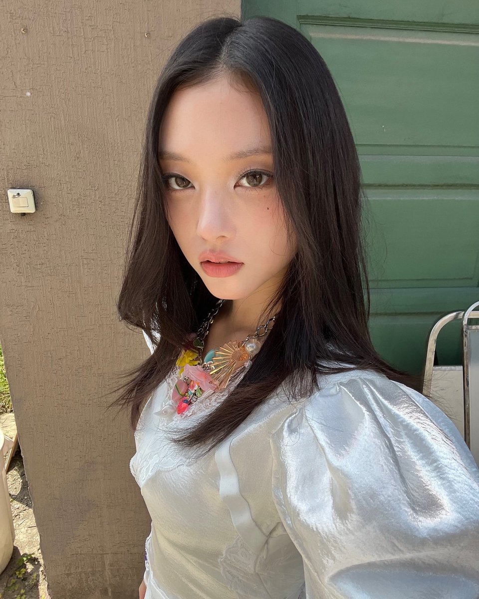 Switching between worlds — cool, bold, and a touch of sunlight to warm it all up 🌟 Which vibe are you feeling today? 🎸