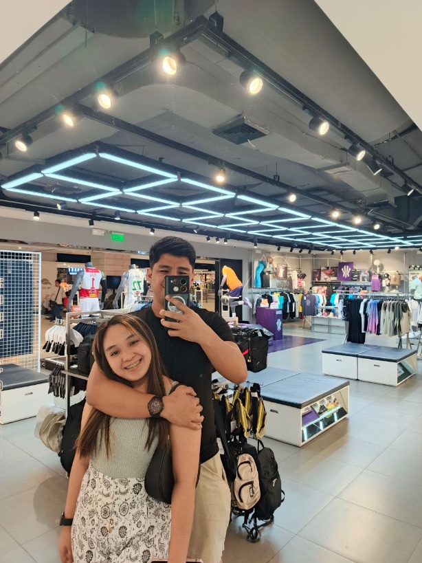 tbrrcll's tweet photo. grabe yung hawak parang “kanino ka lang?!”
me: sayo lang po daddeh HAHAHAHAH https://t.co/qD7tERkHIB