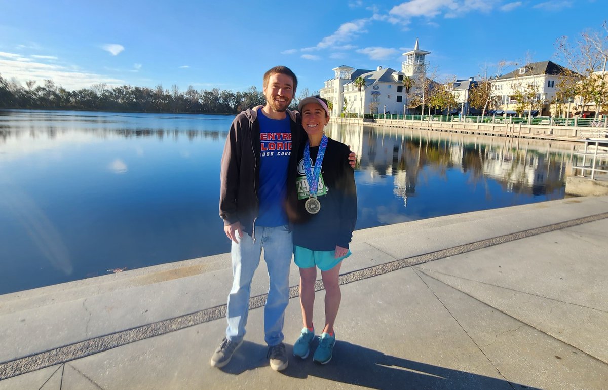 13_1_princess's tweet photo. After 7 years, I ran an official half marathon again yesterday with a 4 minute PR!! 😱1:26:26 Half Marathon!! 6:36 pace I can feel it now! ✨😜 I'm so thankful to God for this beautiful day! 🙏 My husband being there was the best part! ❤️ Registered for this the day before 🤣 https://t.co/ww2kKJalso