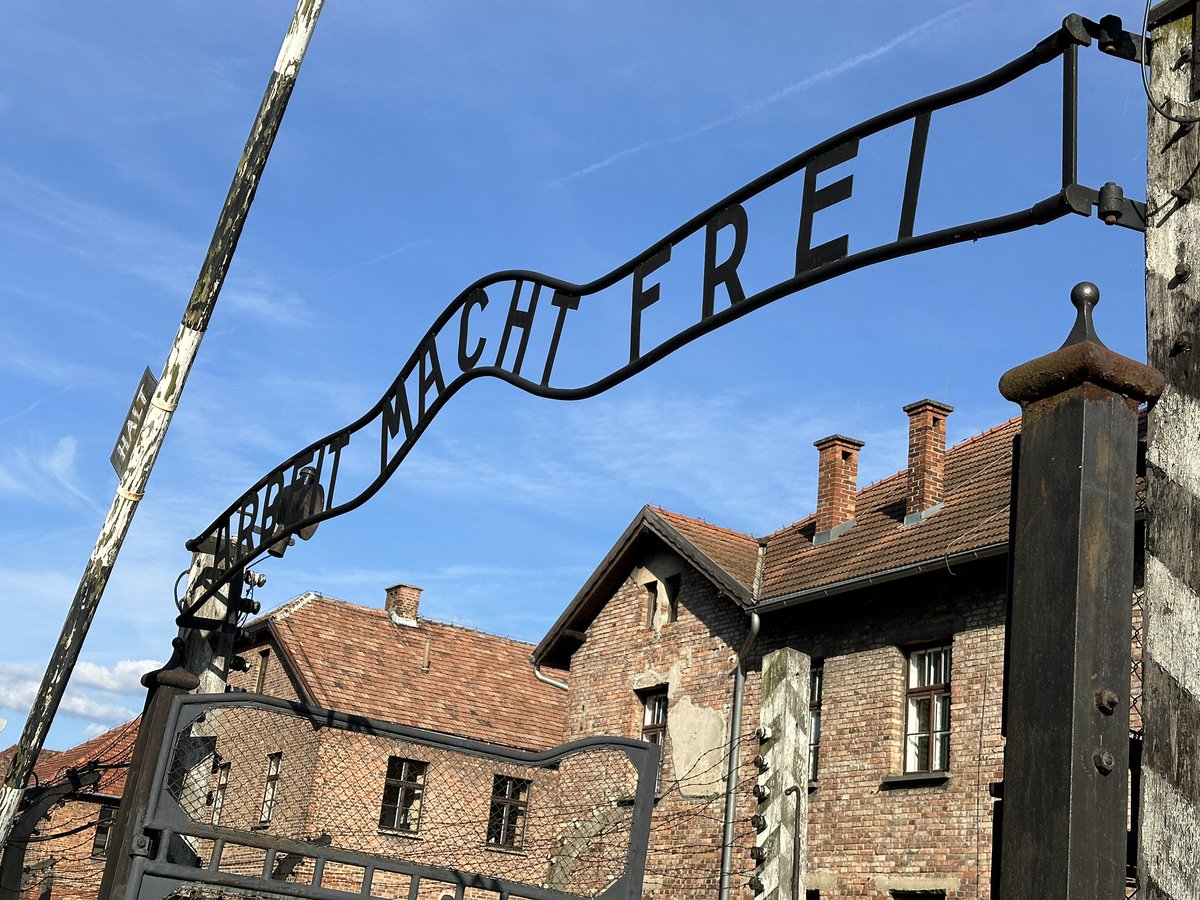 The Arcade Couple tweet media