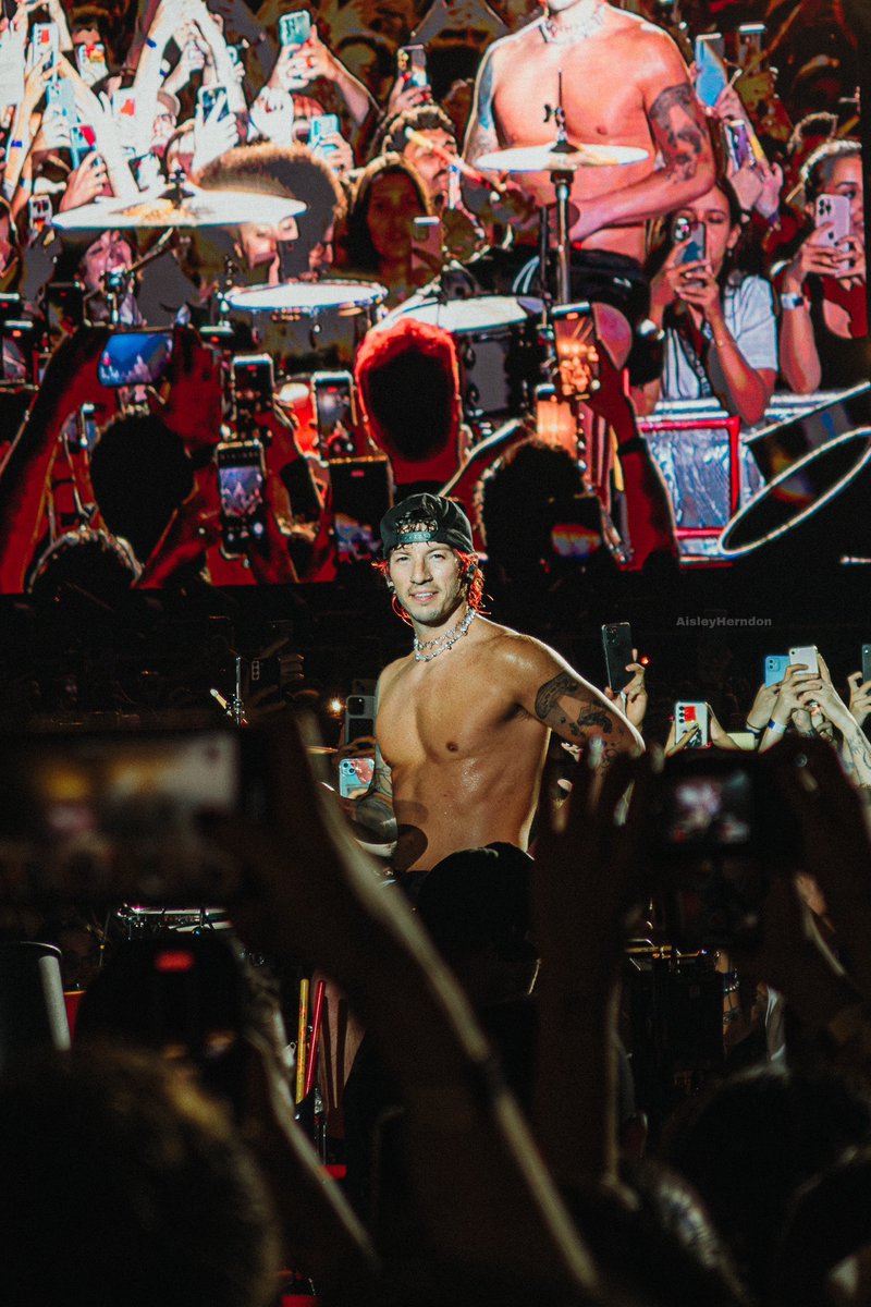 joshshirtless's tweet photo. GOOD MORNING https://t.co/3m9SbfLn6i