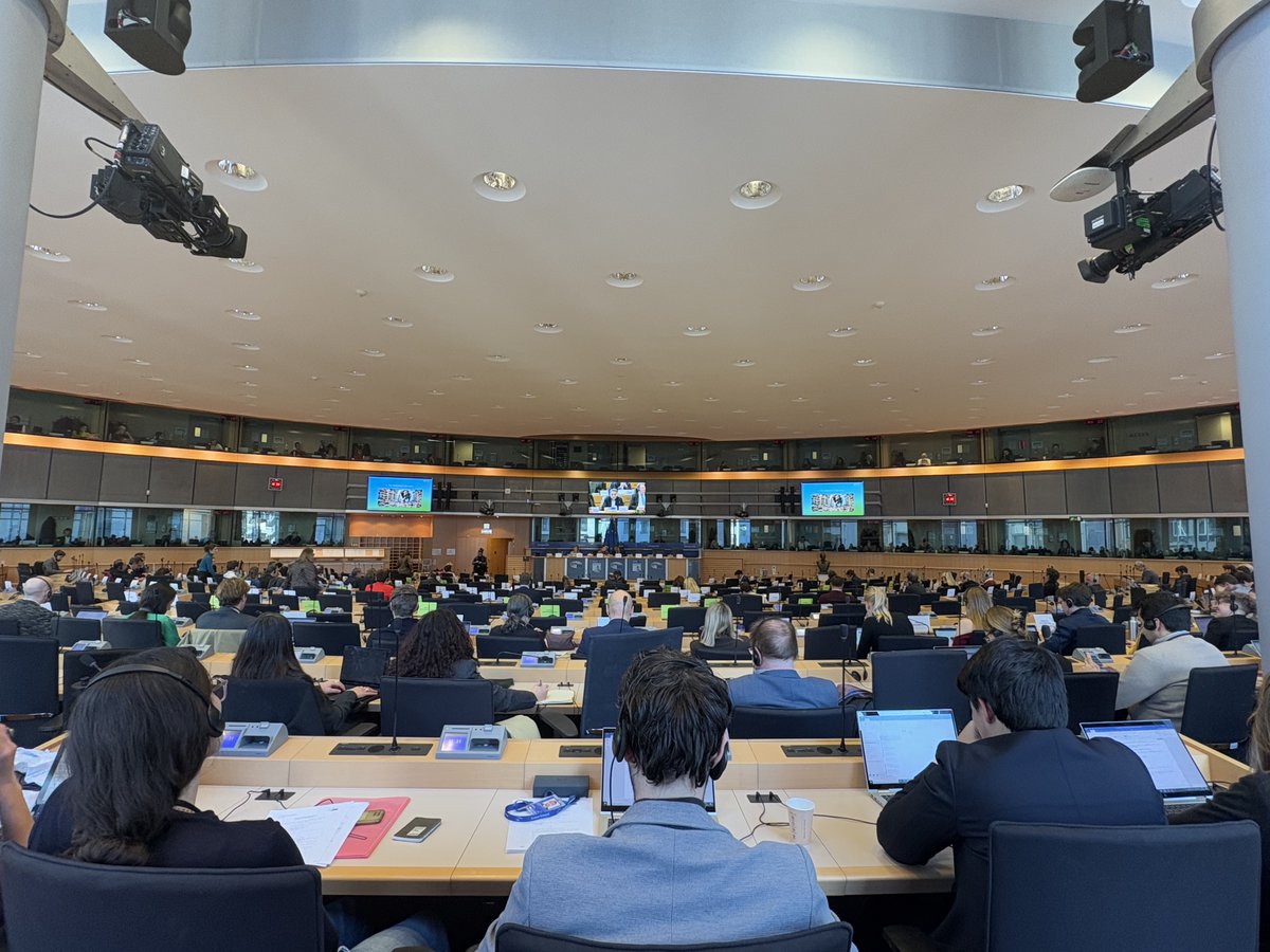 🌍💧 Luis Babiano interviene en la Comisión el Parlamento Europeo. Denuncia:
1️⃣ El cambio climático afecta, fundamentalmente, al vector agua.
2️⃣ Crear un marco de co-creación para hacer sistemas más resilientes.
3️⃣ Combatir la desinversión en el ciclo urbano del agua.