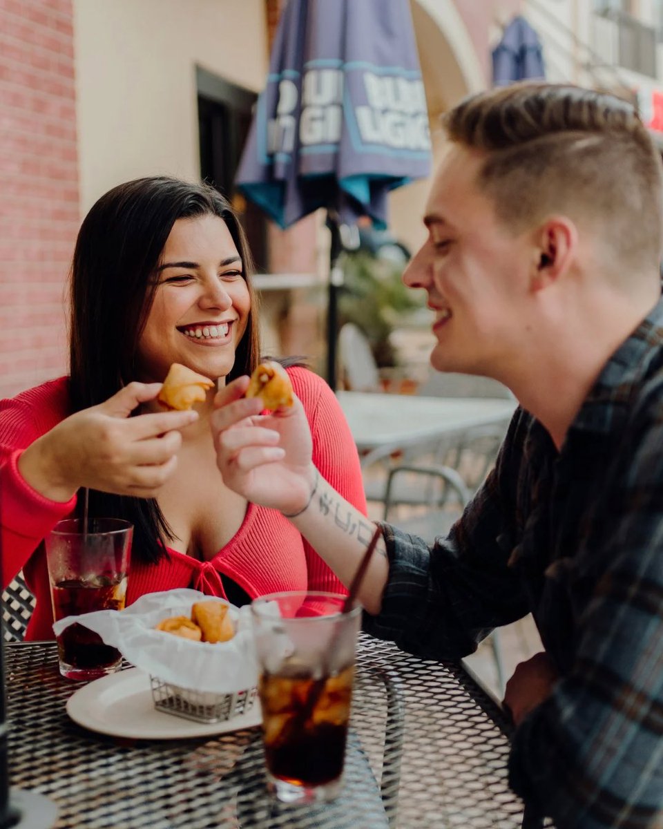 LakesideVLG's tweet photo. Happy Monday! ☀️ Add Lakeside Village to your to-do list this week! Whether you’re craving a sweet treat, a delicious bite to eat, or a little retail therapy, we’ve got everything you need to brighten up your week. 🛍️🍴✨ https://t.co/FfxOclsQGY