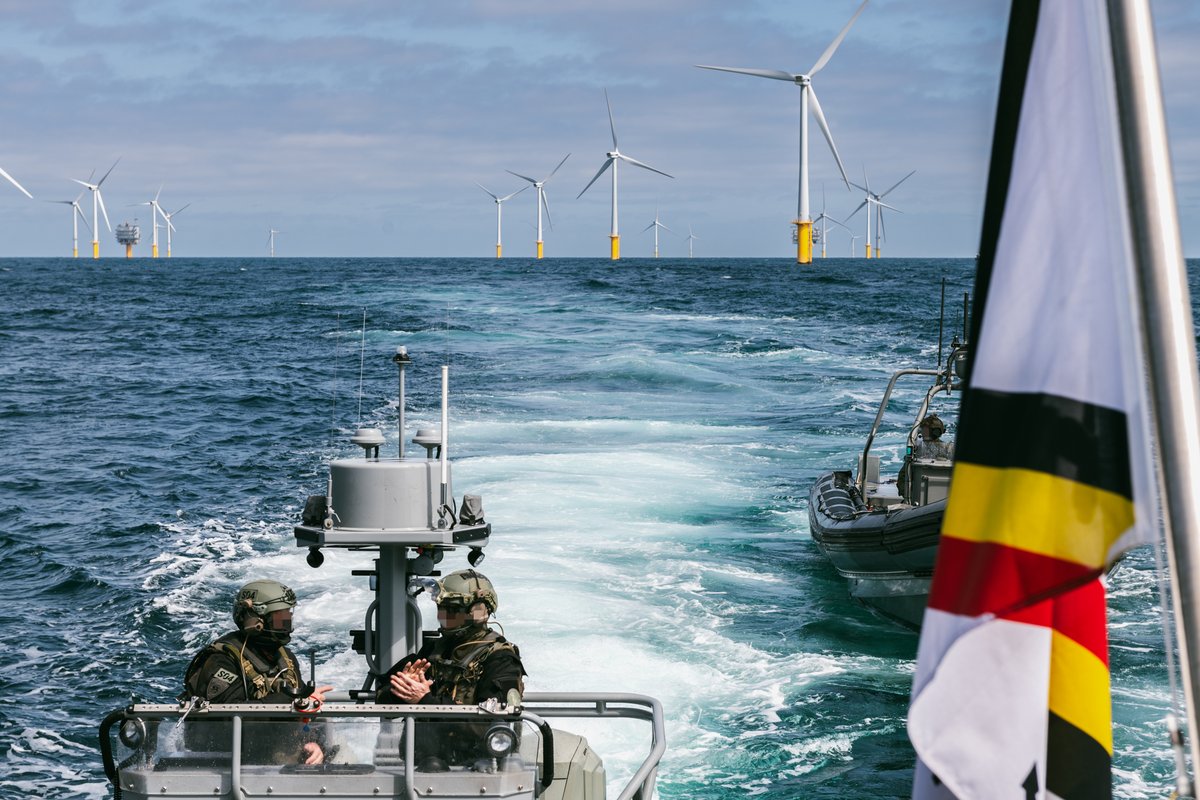 TheBelgianNavy's tweet photo. |CRITICAL INFRASTRUCTURE| - READY 24/7

🌊🔒 Security tests for critical infrastructure in the North Sea
🛡️ Subsea cables, pipelines, and wind farms in the North Sea are vital for our energy supply and digital connectivity with the rest of the world. To better prepare for  (1/3) https://t.co/SvSynkLxQS