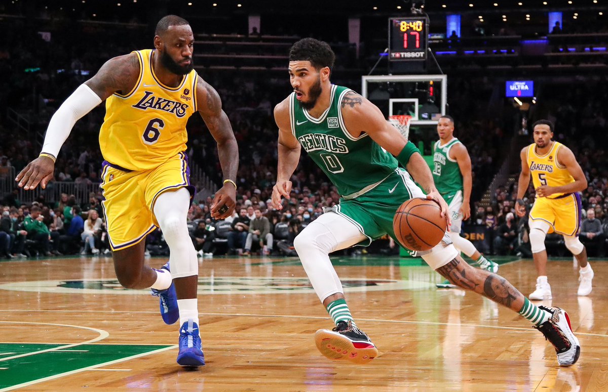 Beyond_TheScore's tweet photo. Between the Yankees-Dodgers WS, OSU-Norte Dame CFP, and Chiefs-Eagles Super Bowl, we’re at an all-time boring sports championship run. 

What are the odds the NBA finals are Celtics v. Lakers?? https://t.co/utsvPfnzky
