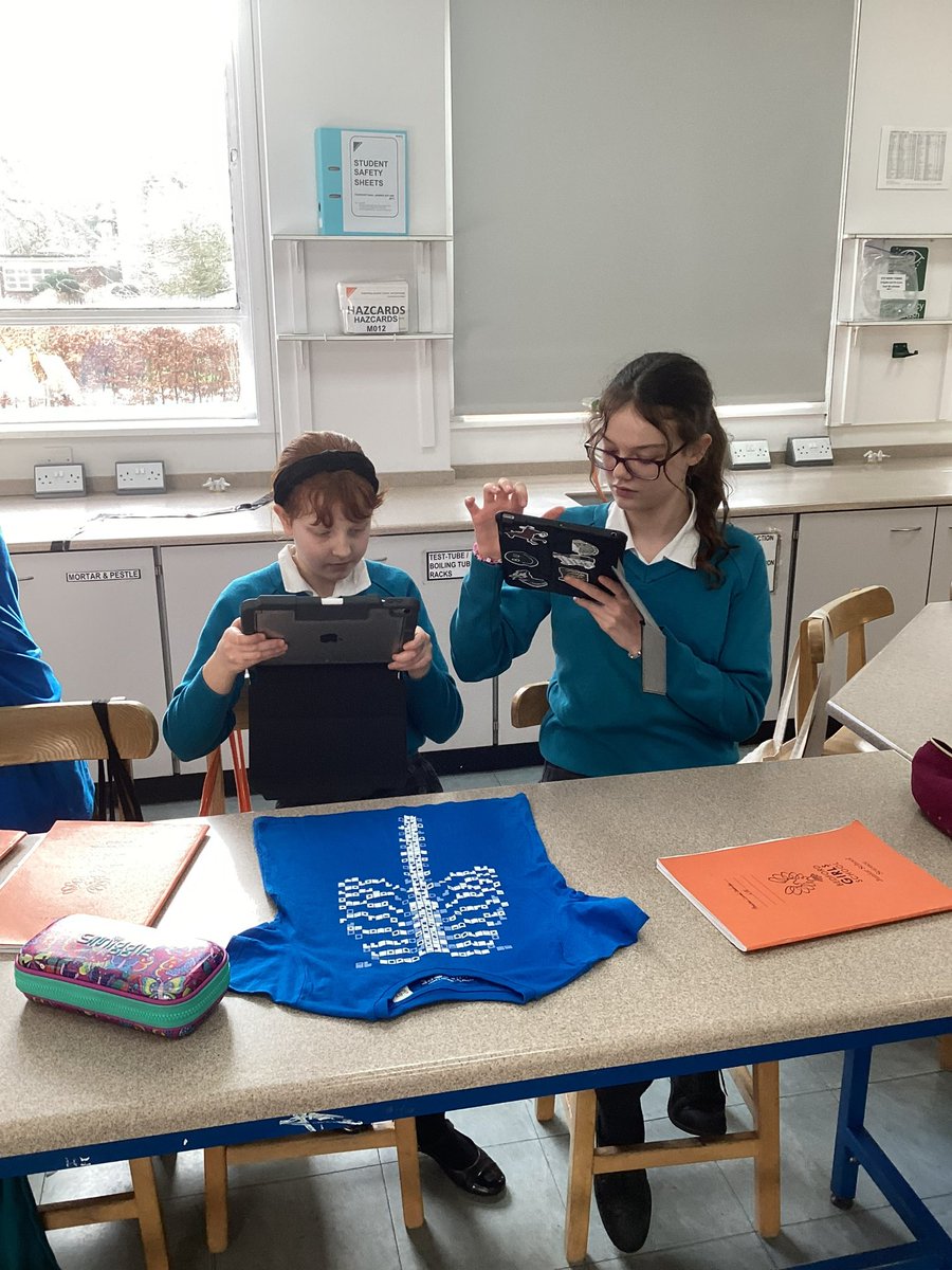 BGSBiologyDept's tweet photo. 6W have been using the augmented reality t-shirts in their biomechanics unit about the skeleton #BGSBiology #BGSYear6 ๐ https://t.co/R0dnDiLxCB