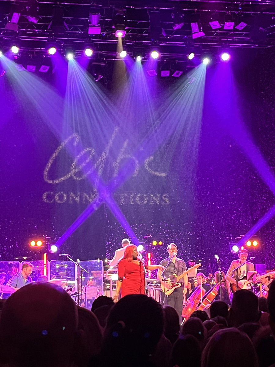 Kirsten Phillips tweet media