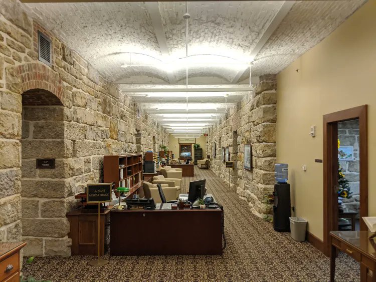 We are hiring! KLRD is looking for two part-time temporary Imaging Clerks to assist with scanning. klrd.gov/2025/01/24/ima… #ksleg