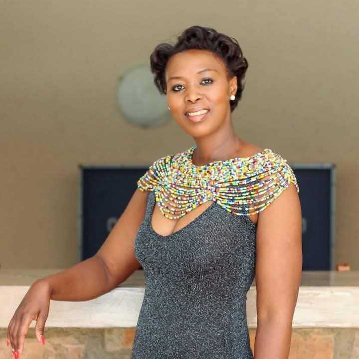 LeratoPillayZA's tweet photo. Business lady, Zandiswa Msikinya has been an added grace in actress, Brenda Ngxoli's life. 
Zandiswa Msikinya announced about 2hrs ago that at Lilitha Botique Farm Lodge, that they're willing to sponsor Brenda Ngxoli's stay that's worth R10K. in the same breath, Zandiswa added that the sponsorship came w/ pampering & means to reinvent Brenda's profile through photoshoot & submitting her resume to productions for potential work. different individuals & established joined the movement into making sure that Ngxoli's stay at Lilitha Botique Farm Lodge is seamless through sponsorships. those individuals & establishments include Magason Shuttle that will fetch Brenda from Tsomo to East London where the boutique is situated, weave by Collectby Sinoxolo Witbooi, two outfits by LA Tesh FashionGuru, photography by Garth Potgieter, make-up by Asalinto Ngcawe, styling & installation by Sinazo Mbekeni, nails by Zizipho Mngambi, hair styling for baby Sky by Amanda Siyo. 

more individuals & establishments are availing themselves for this initiative to make Brenda Ngxoli great again that haven't been mentioned in this article. 

#Brenda