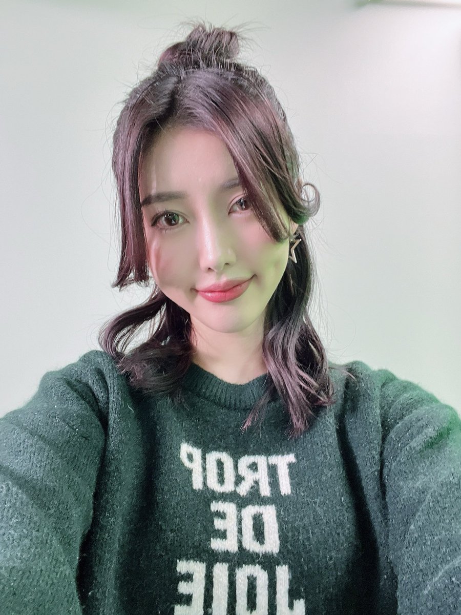 志崎樺音 サイン入りTシャツ ina_2_1200x1200.jpg?v=1723751920