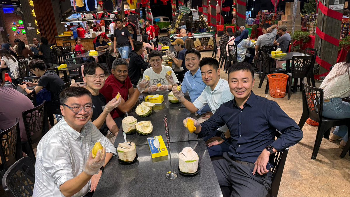 JiefeiHan's tweet photo. Two fulfilling days in Kuala Lumpur—thanks to @drdaviddwlee for the invitation and hospitality! Learned so much from ATORG and hope to host it in Beijing someday. Loved spending time with cheerful, creative friends. Happy Chinese New Year to all!🎉🎊#ATORG https://t.co/YzSdeK9QuJ