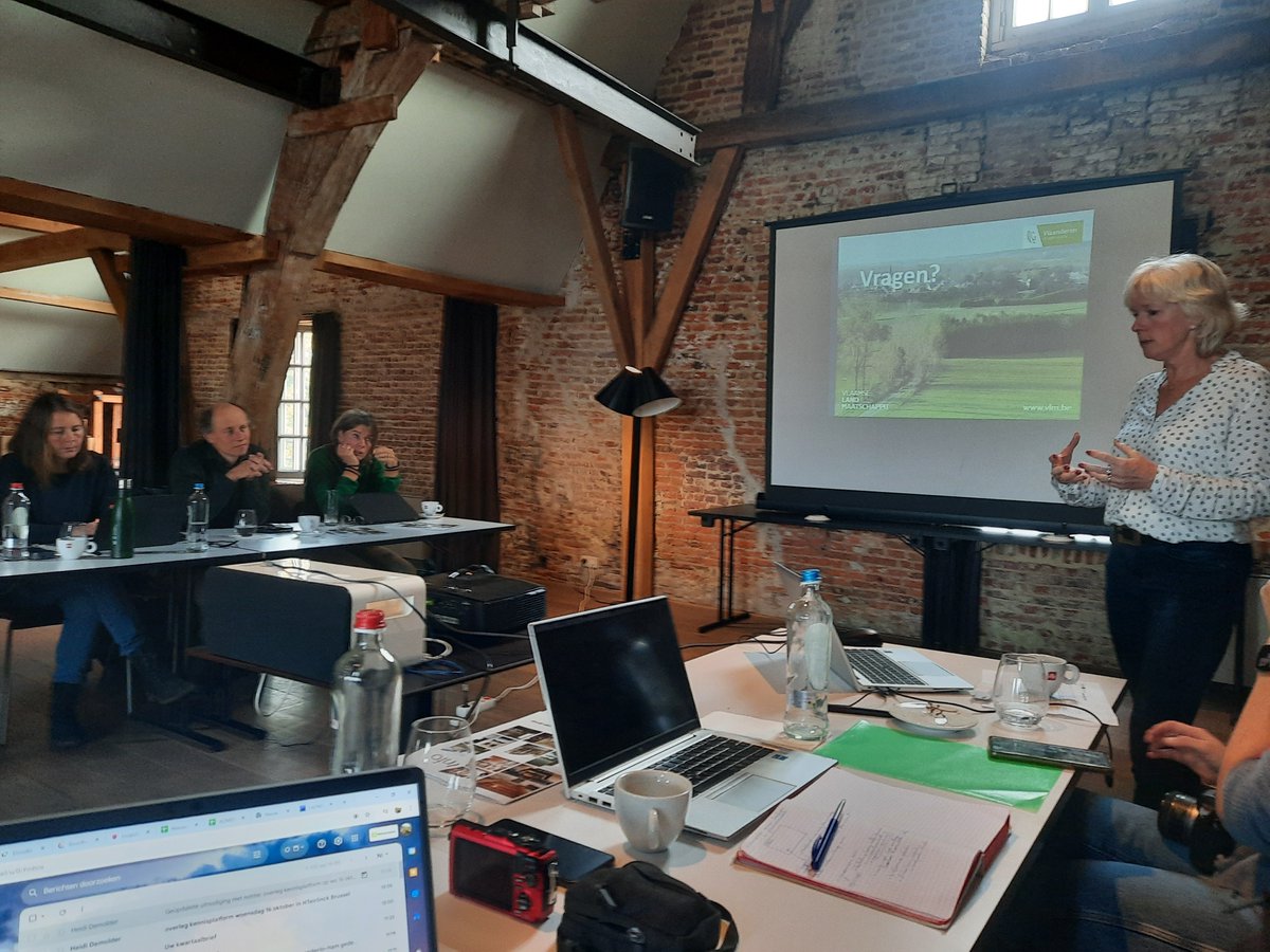 InterregAdmire's tweet image. 🤝Interreg ADMIRE in dialoog met landbouwers voor veenherstel🚜

🌿Vlaamse Landmaatschappij (VLM) zet in op samenwerking in overgangsgebieden tussen landbouw en natuur💦

☝Meer info  interregvlaned.eu/nieuws/in-dial…

@InterregVLANED @VLMtweet @MijnNatuurpunt @zooantwerpen @UAntwerpen