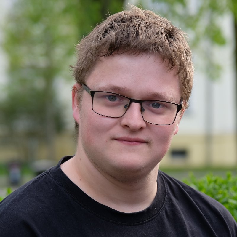 Sagt seinen Namen, Christoph Rosenschon, Jahrgang 2000, ein junger Bürger, engagiert für Demokratie.

cdu-beelitz.de/person/55/-Chr…