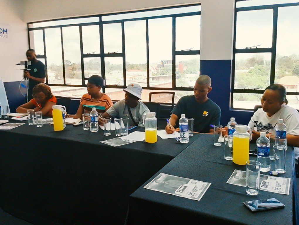 ByoHub's tweet image. Whether you’re brainstorming the next big idea or hosting an unforgettable workshop, our co-working environment fuels innovation and collaboration at every corner.&quot;
#ByoTechHub
#EventBooking
@Kuda_Dhliwayo @zenzele