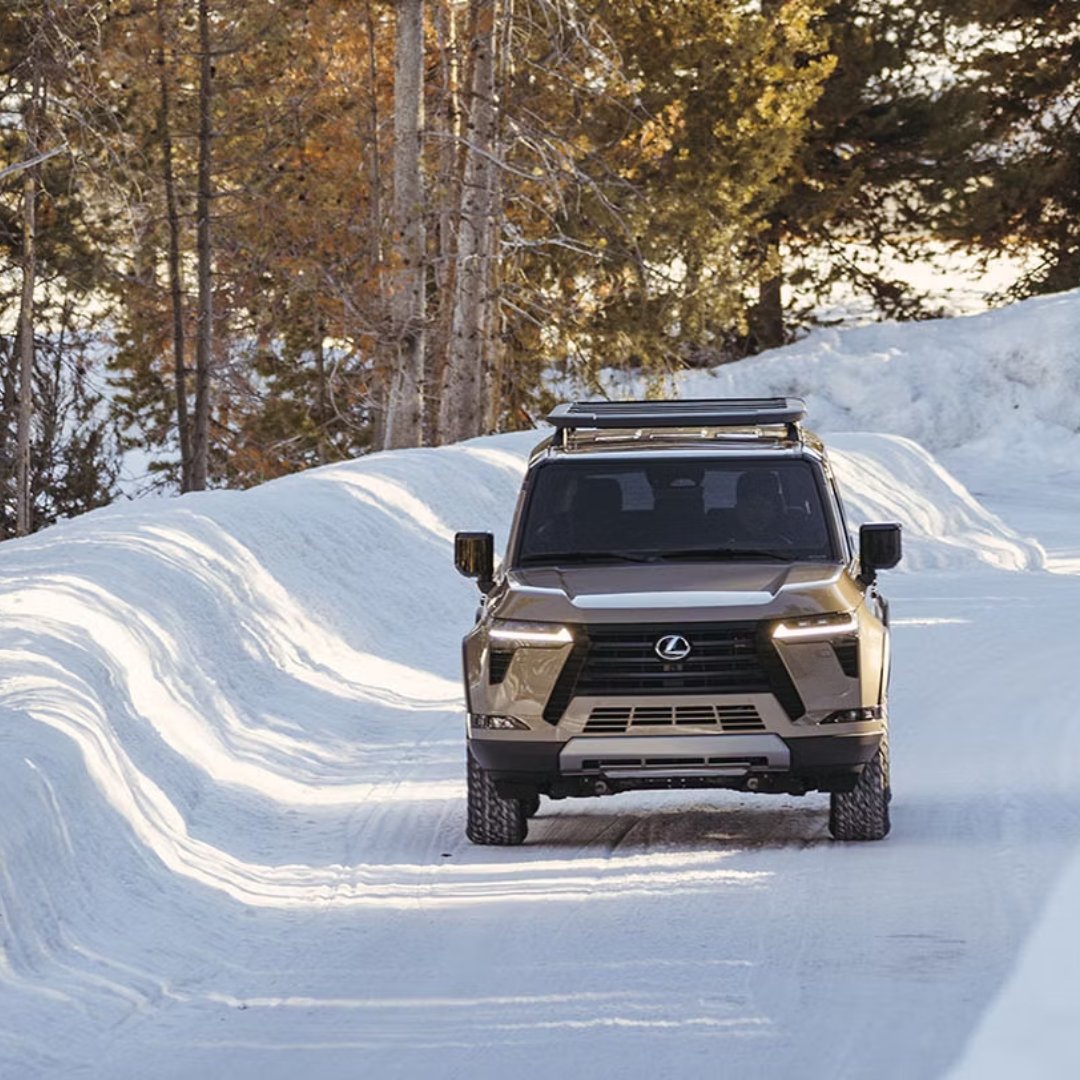 The Lexus GX is ready for any terrain. 🗻 Shop our current inventory here: tinyurl.com/2pd487vz

#Lexus #GX #Roseville