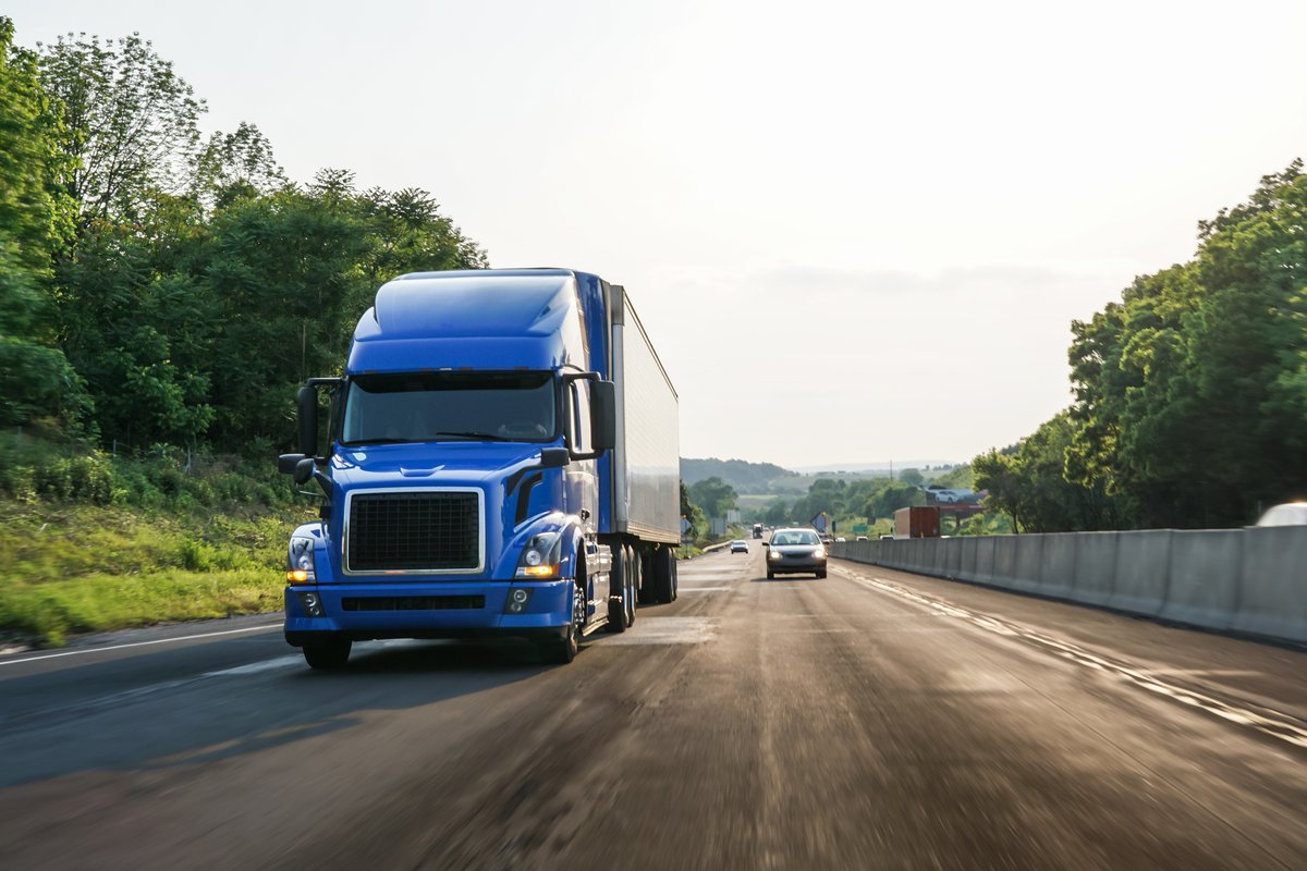 Are you a small business looking to expand your fleet? Let Roadway Funding LLC help with our transportation equipment financing services. Call us at 800-825-0494 for more info. #SmallBusinessFinancing #RoadwayFunding