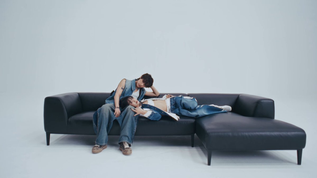 minnicha_th's tweet image. OBSESSION

NOUN
a state in which someone thinks about someone or something constantly or frequently especially in a way that is not normal.

#MINNIE_ft_TEN_Obsession