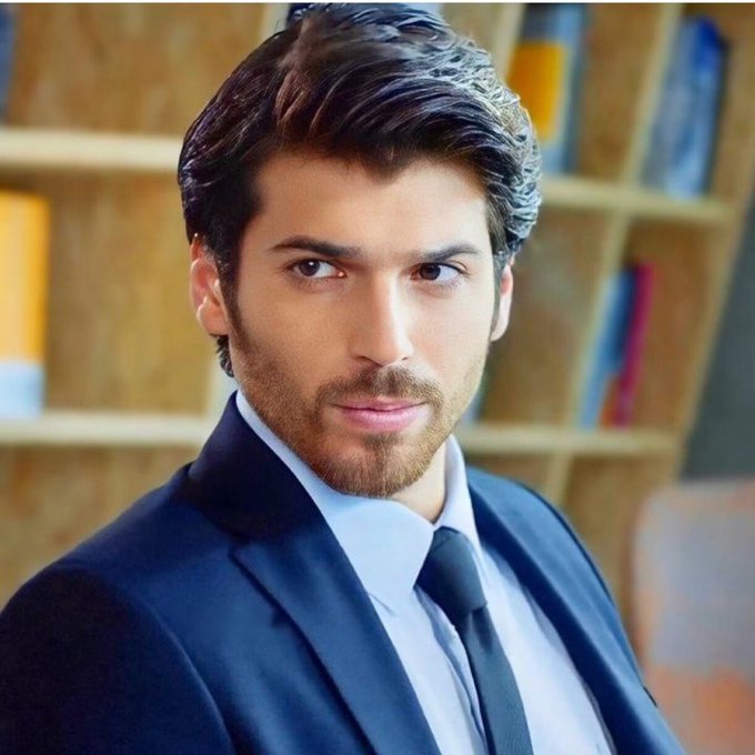 Ferit Aslan 💙

#CanYaman 💚