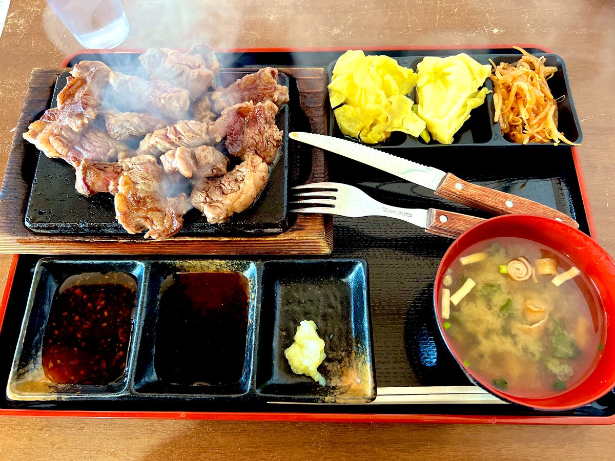 ステーキ🥩🥩🥩‼︎

奈良の仕事ばっかりや笑
新規で仕事あるのはいいけど、もう奈良は飽きたかな😂
次は和歌山に開拓行こうかなぁ🤔
海鮮三昧いいよね🤤
帰りに釣りして帰るのもありかも🤭

👇ワンダーステーキ…やったかな⁇笑
薄くてすぐ中まで火通ってた💦
厚切りのミディアムが良かったなぁ……